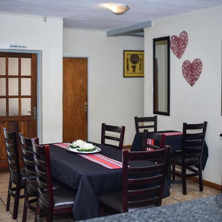 Tshedza Guest Lodge Louis Trichardt Esterno foto