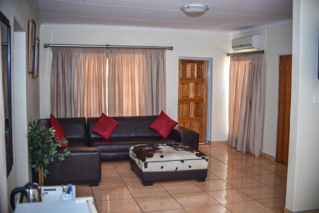 Tshedza Guest Lodge Louis Trichardt Esterno foto