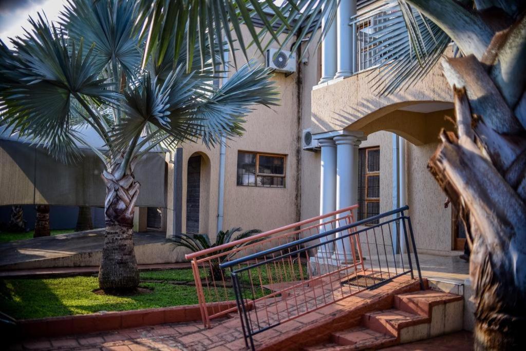 Tshedza Guest Lodge Louis Trichardt Esterno foto
