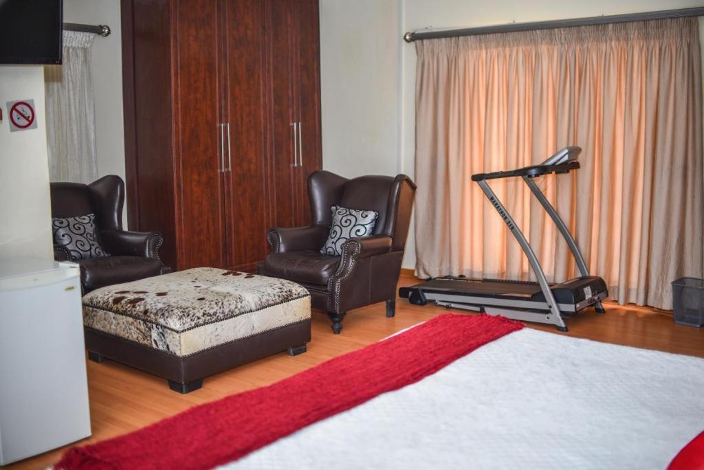 Tshedza Guest Lodge Louis Trichardt Esterno foto