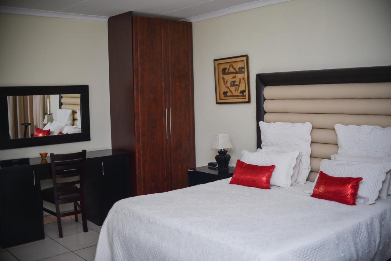 Tshedza Guest Lodge Louis Trichardt Esterno foto